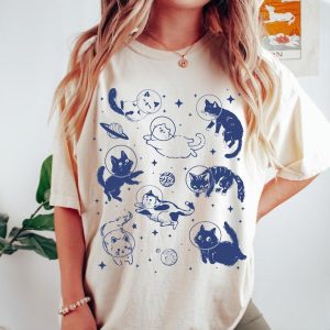 Cats in Space Shirt, Funny Cat Tshirt, Oversized, Aesthetic Graphic Retro Vintage T Shirt, Cat Tee, Top Womenswear