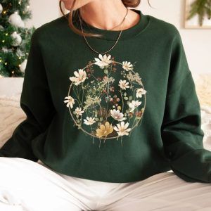 Flower Shirt, Flower Shirt Aesthetic, Floral Graphic Tee, Floral Shirt, Flower T-shirt