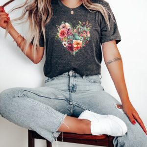 Wildflower Floral Shirt,Flower heart shirt,Womens Flower Shirt,Boho Shirt,Botanical Tshirt