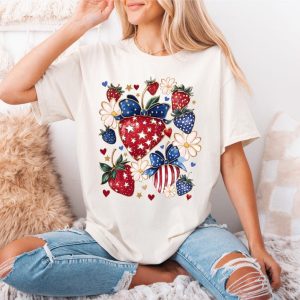 America Vibes Strawberries T-shirt, 4th of July Shirt, Strawberry American Shirt, American Flag Shirt